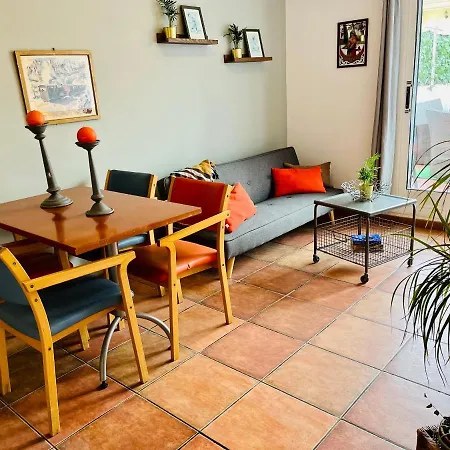 Calm Terrace Apartment *