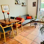 Calm Terrace Apartment *
