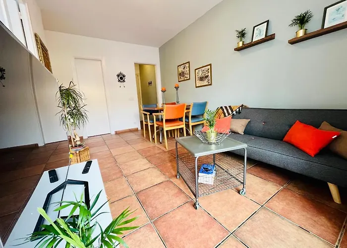 Calm Terrace Apartment